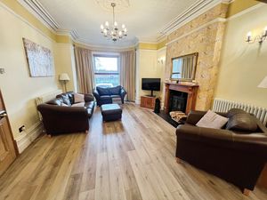Lounge- click for photo gallery
